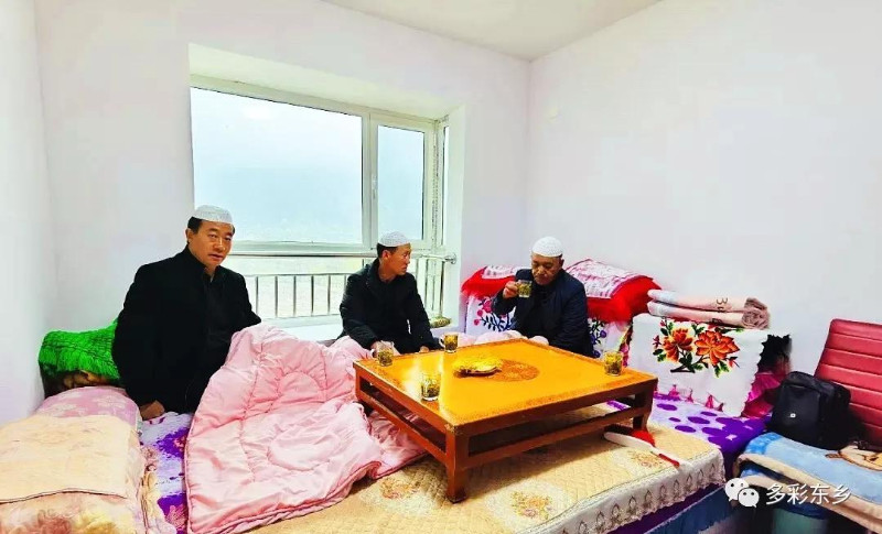搬出穷山窝日子变红火3_副本.jpg