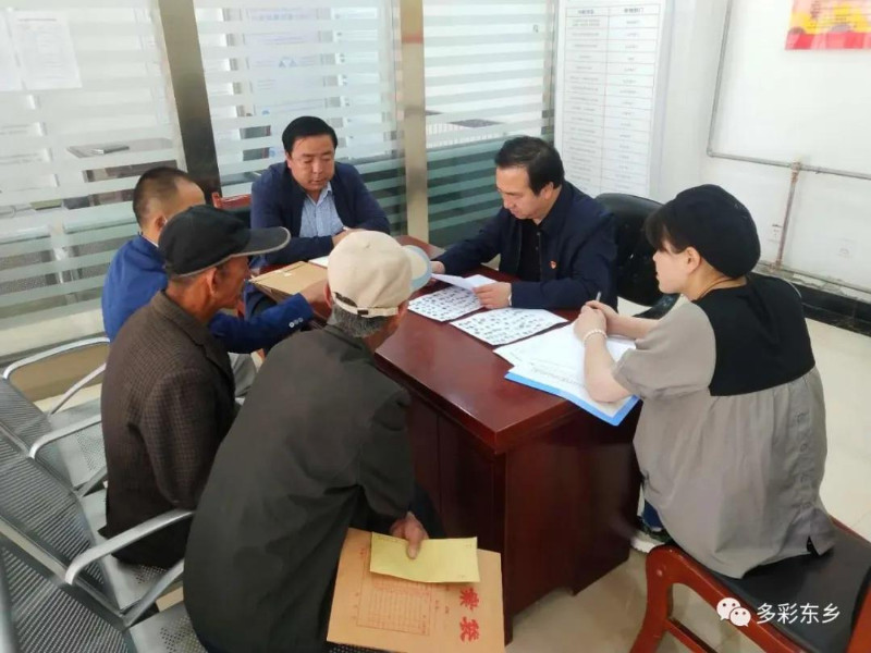 倾听民声 为民办事_副本.jpg