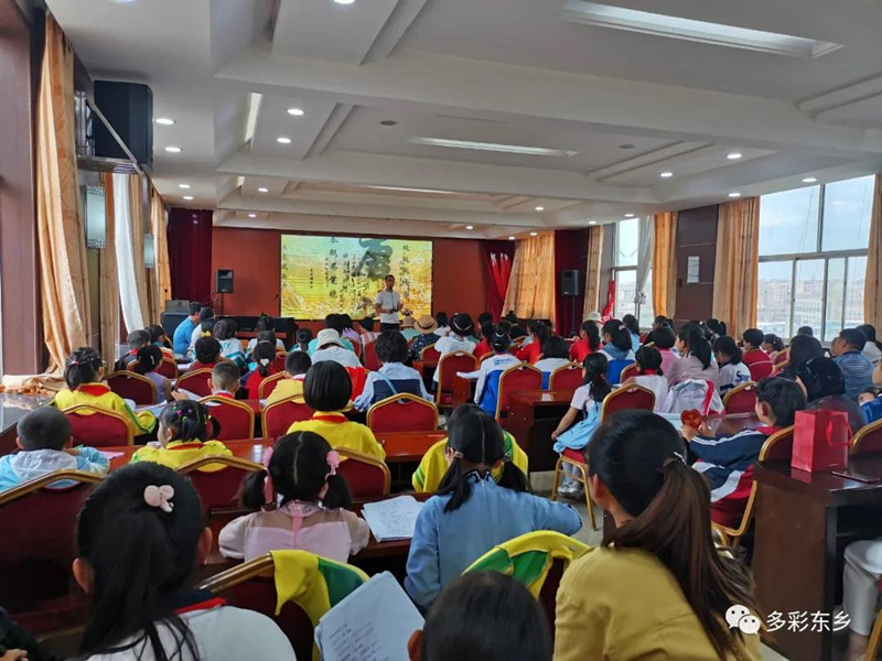 东乡县举行中小学生1_副本.jpg