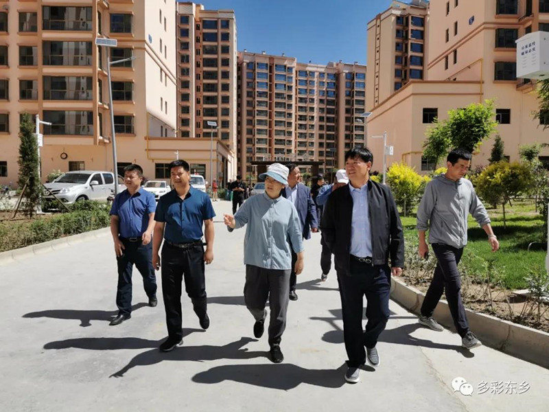 马秀兰在县城南1_副本.jpg 马秀兰在县城南1_副本.jpg