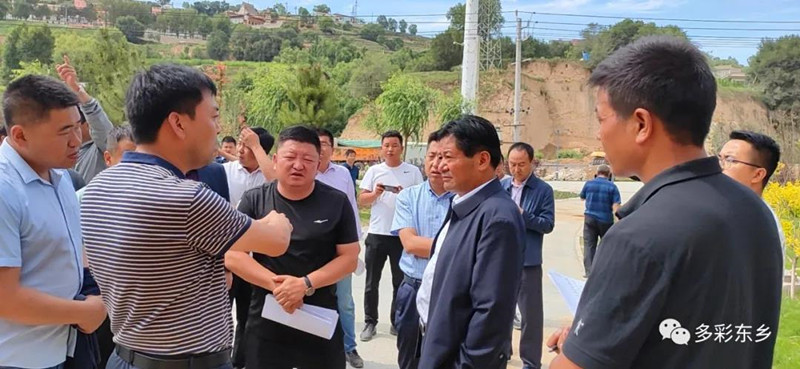 马子仁视察1_副本.jpg