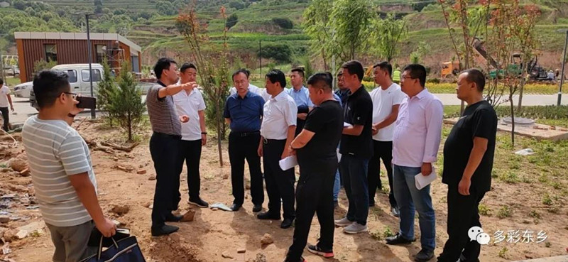 马子仁视察2_副本.jpg