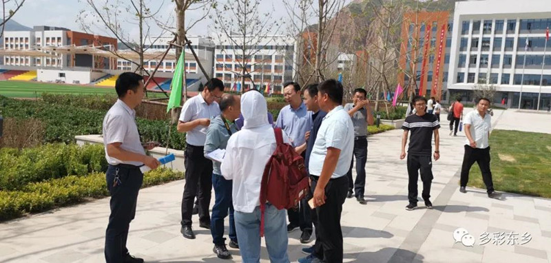 走进东乡开展采访2_副本.jpg 走进东乡开展采访2_副本.jpg