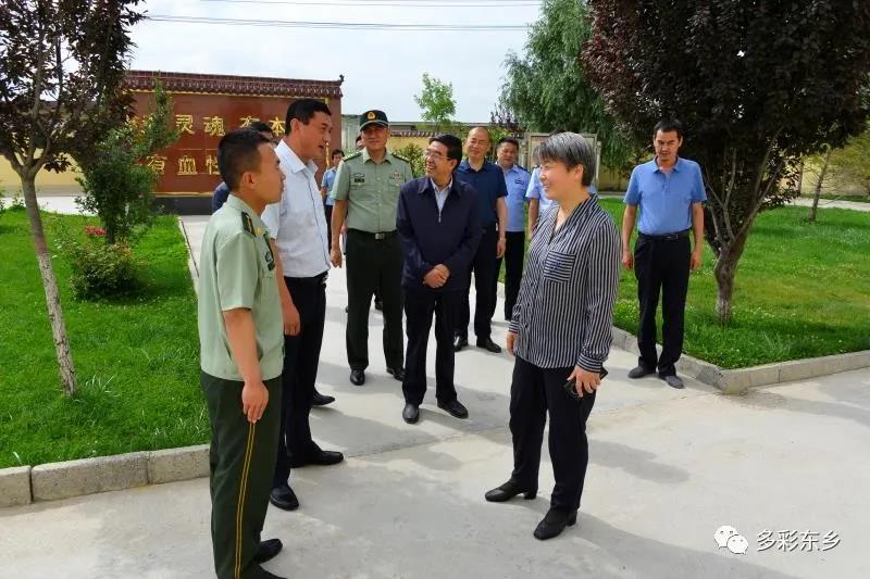 马秀兰到县人武部1.jpg 马秀兰到县人武部1.jpg