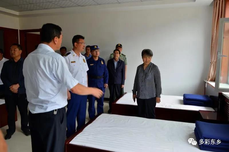 马秀兰到县人武部3.jpg 马秀兰到县人武部3.jpg