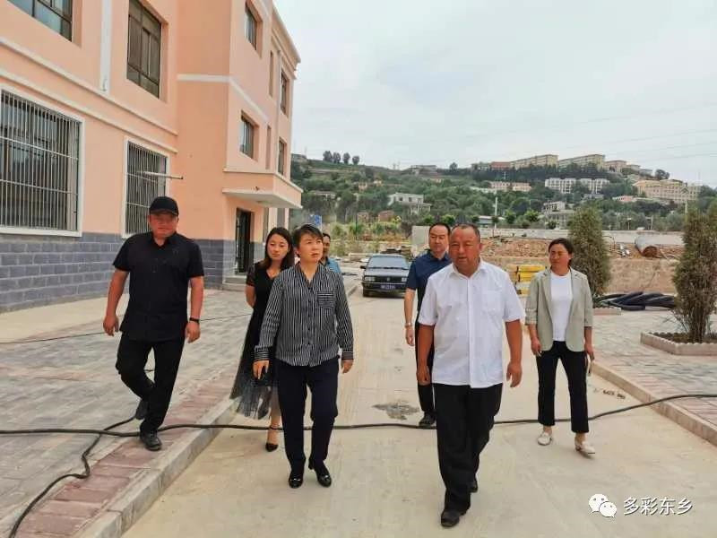 马秀兰深入县城南区1_副本.jpg 马秀兰深入县城南区1_副本.jpg