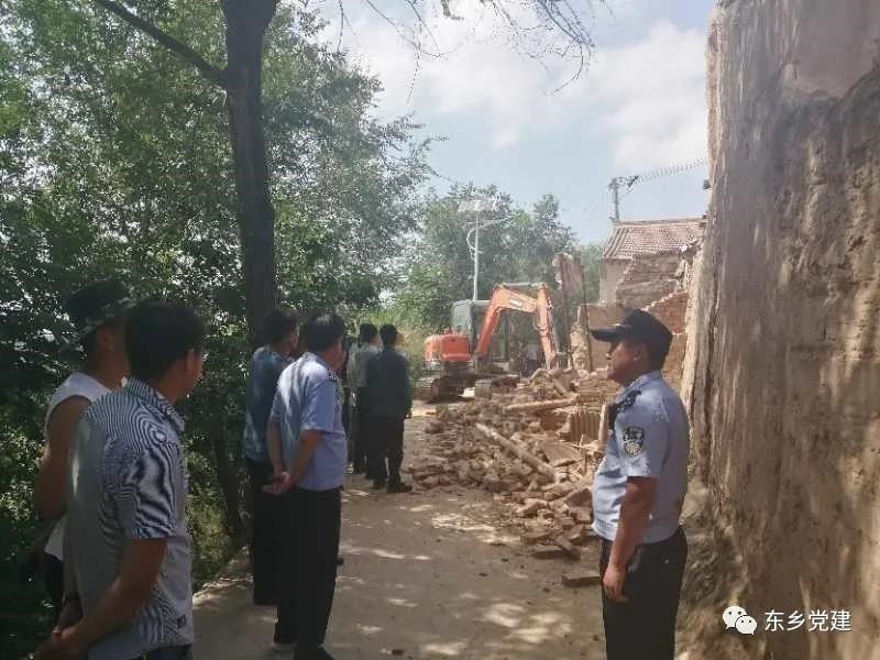 全县上下齐心协力4_副本.jpg 全县上下齐心协力4_副本.jpg