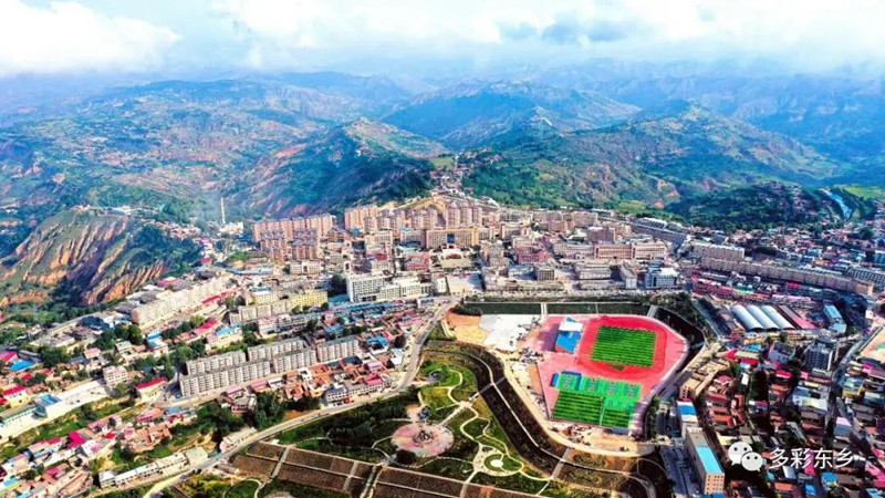 七秩薪传石榴情 不负4_副本.jpg