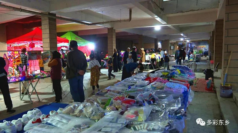 东乡夜市一团“火”3_副本.jpg