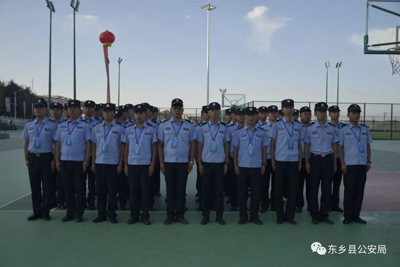 东乡公安全力投入县庆安保工作1_副本.jpg
