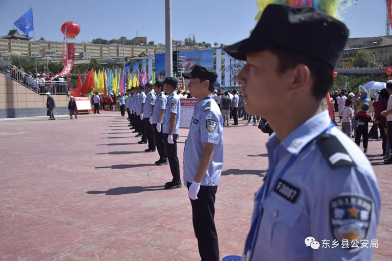 东乡公安全力投入县庆安保工作4_副本.jpg