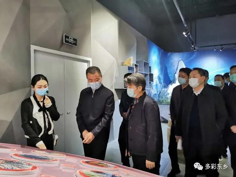 马秀兰张琪3.jpg 马秀兰张琪3.jpg