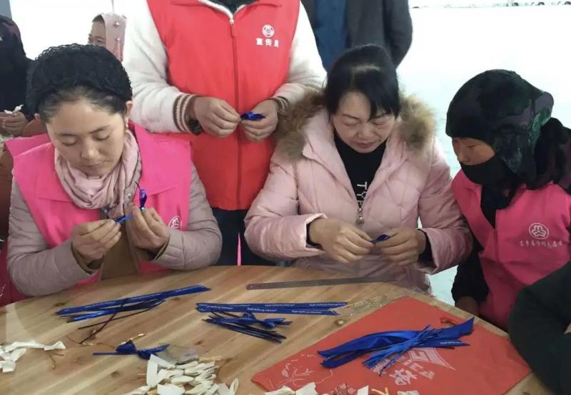 2020年东乡县厦门姚明织带有限公司花饰加工第二期培训班圆满结业.jpg
