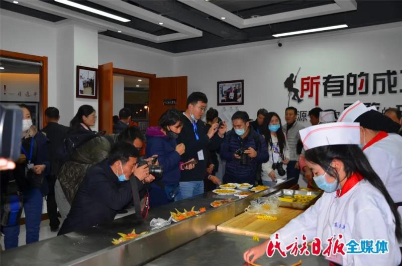 聚焦脱贫攻坚 书写临夏故事—2.jpg