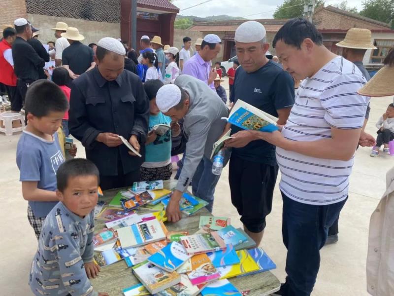 东乡县送文化体育下乡系列活动走进那勒寺镇5.jpg
