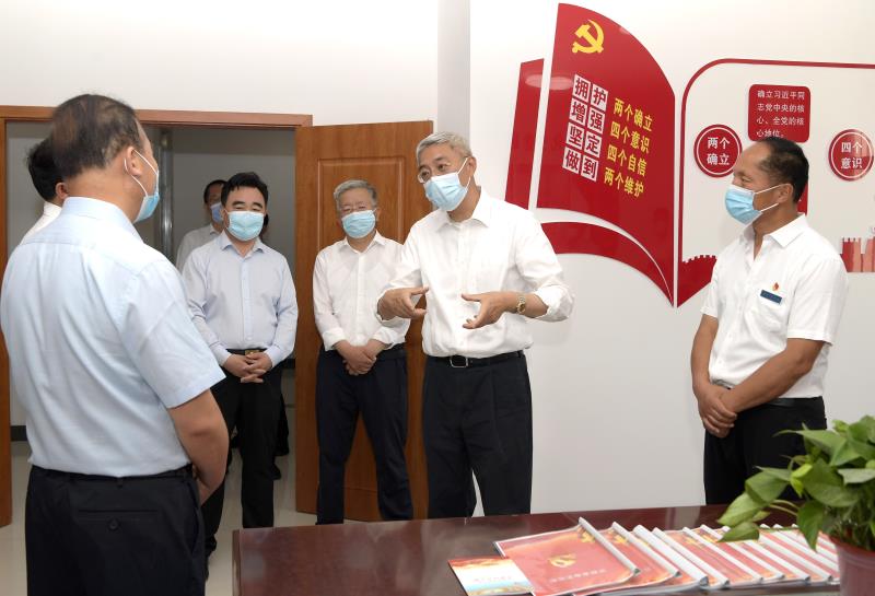 尹弘在庆阳市调研4.jpg