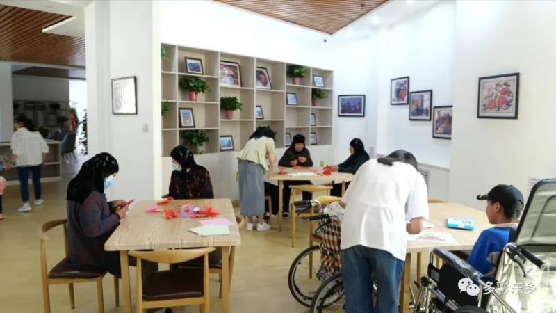 【喜迎二十大 奋进新征程】东乡县：关爱老人晚年生活 努力打造幸福之家2.jpg