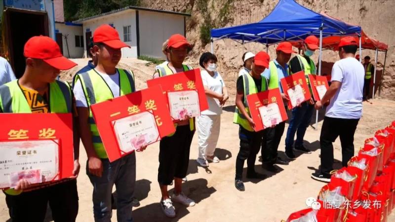 【喜迎二十大 奋进新征程】东乡县举办2022年装挖机技能大赛4.jpg