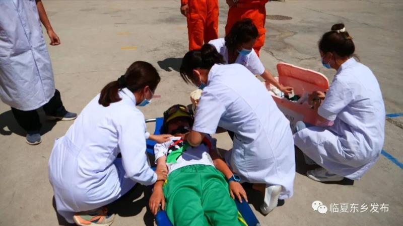 【喜迎二十大 奋进新征程】东乡县举行“地震科普携手同行”主题活动启动仪式3.jpg