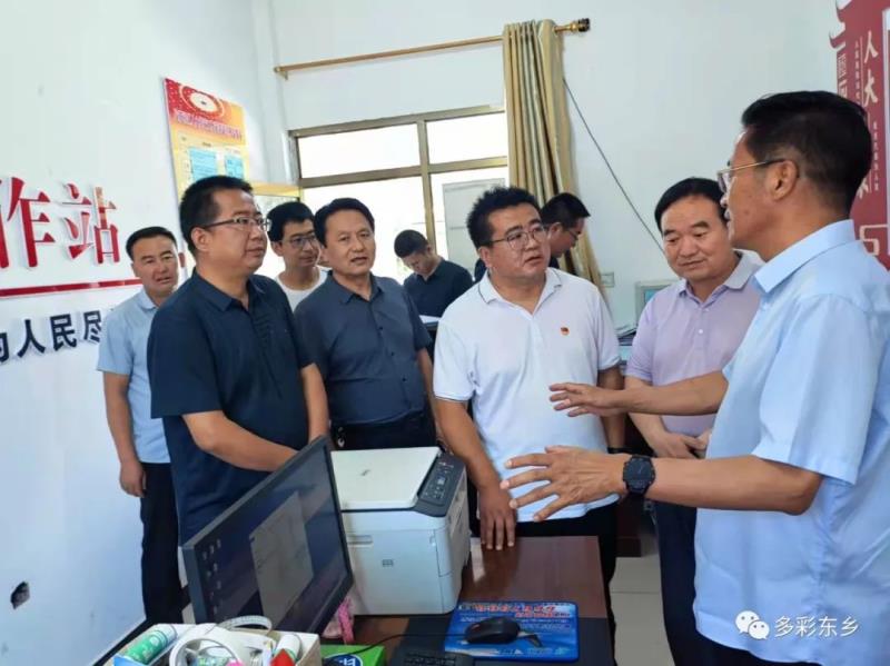 李文俊来东乡县督查“代表家站”运行情况2.jpg