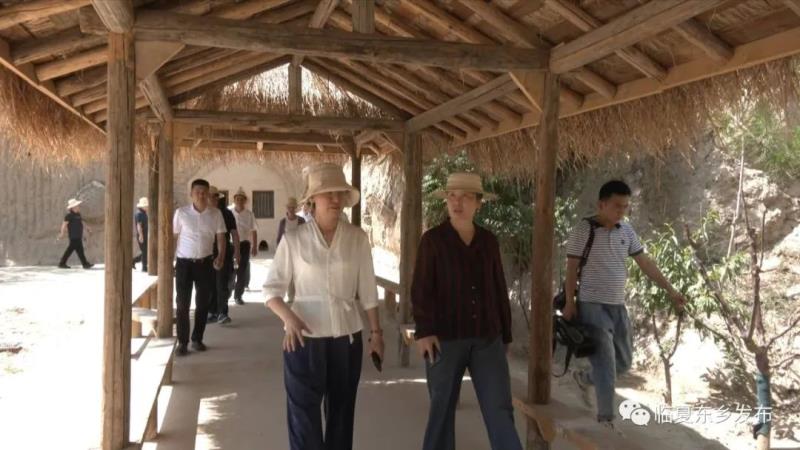 高台县党政考察团来东乡县考察5.jpg