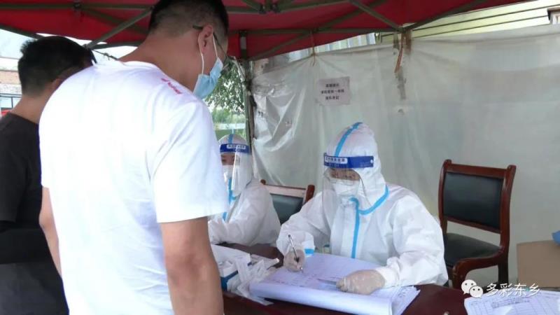 东乡县： 严守卡点不松懈 筑牢防线守平安2.jpg