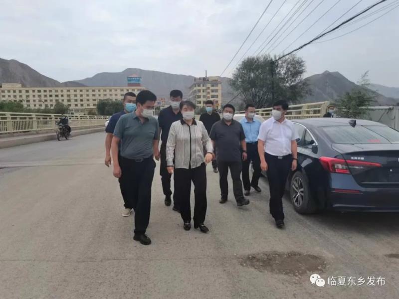 马秀兰深入达板镇检查指导疫情防控工作2.jpg 马秀兰深入达板镇检查指导疫情防控工作2.jpg