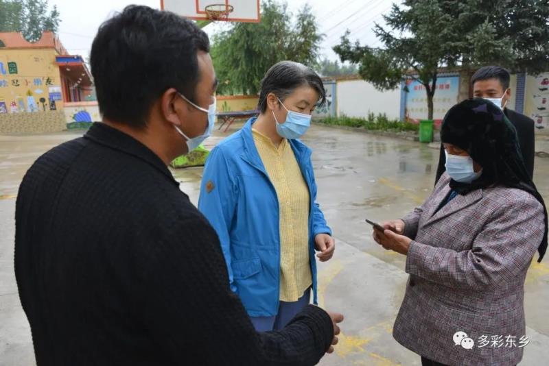 马秀兰深入坪庄乡县卫健局检查指导疫情防控工作1.jpg