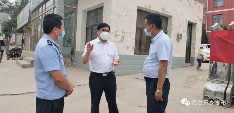 马良佐深入县公安局和部分乡镇检查疫情防控工作2.jpg