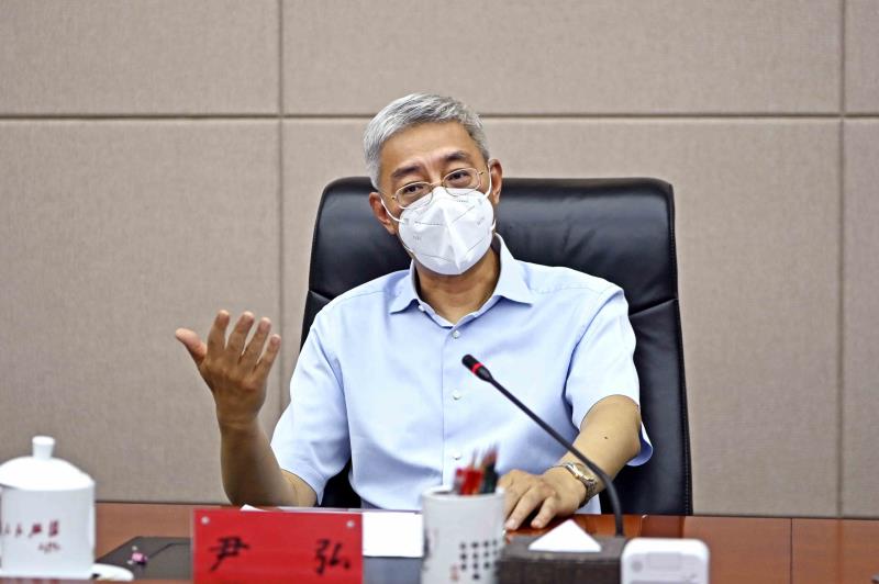 尹弘在兰州市调研疫情防控工作1.jpg