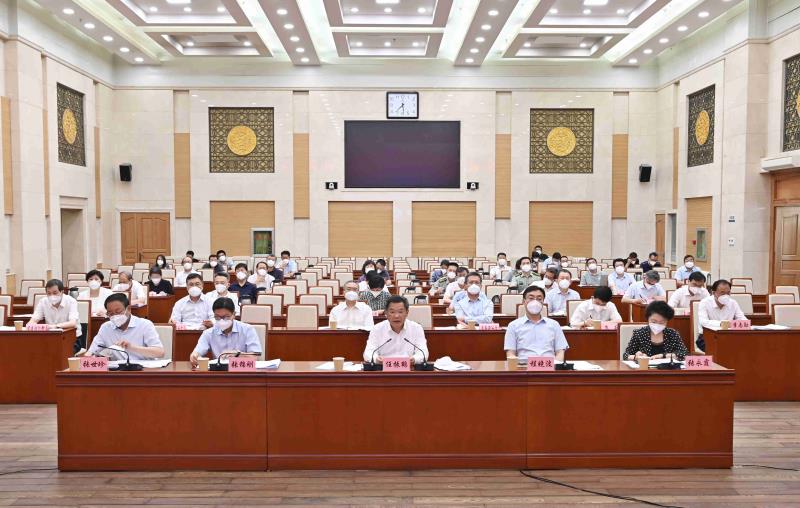 全省新冠肺炎疫情防控工作调度会在兰州召开7.26-1.jpg