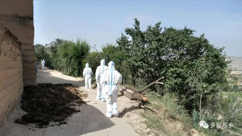 【疫情防控 东乡在行动】他们驰援东乡“疫”线 为民筑牢安全堡垒2.jpg