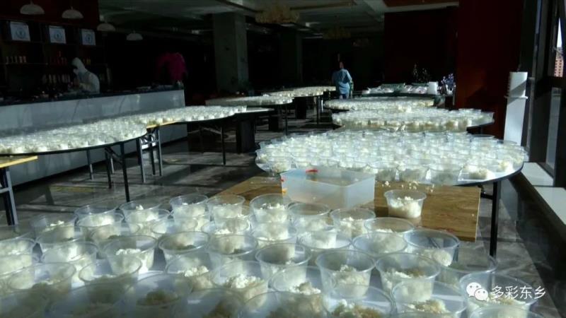 【疫情防控 东乡在行动】东乡：送餐保供 他们坚守5.jpg