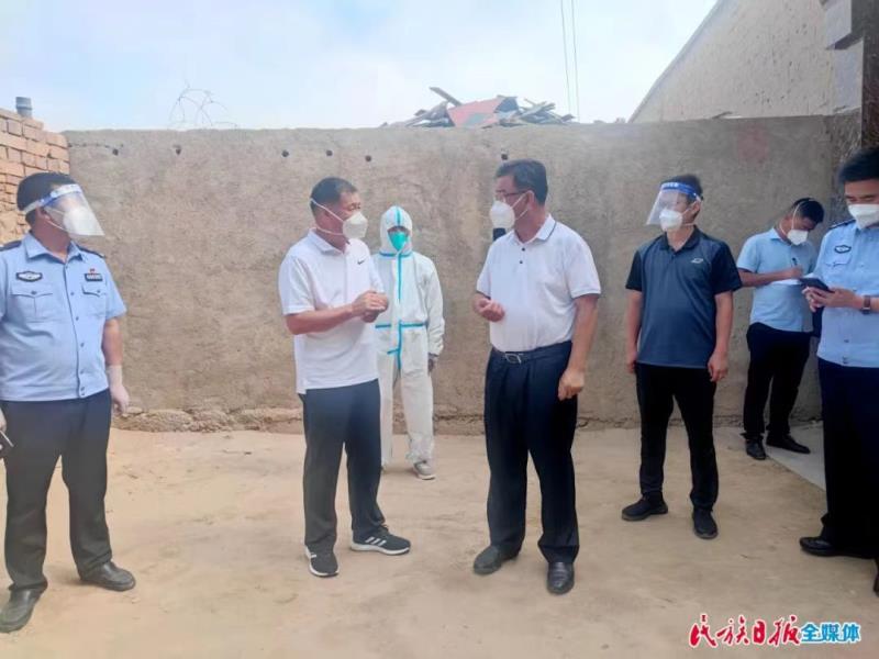 郭鹤立到东乡县督促推动防控举措落地见效1.jpg