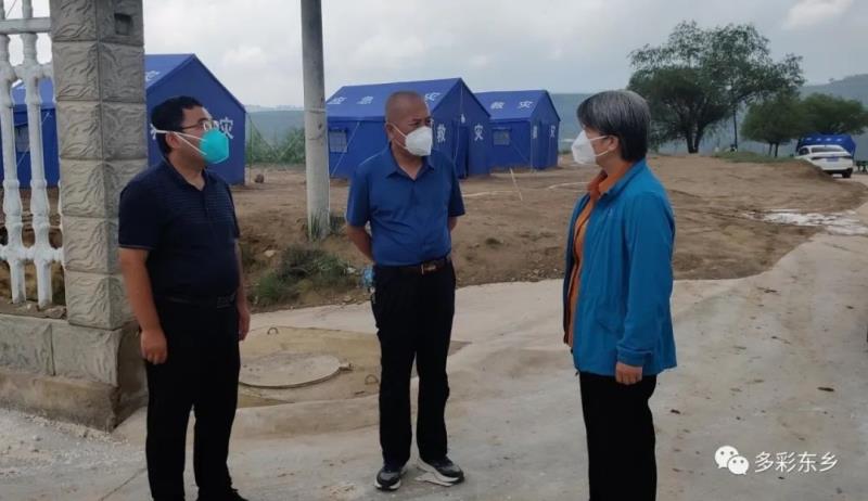 马秀兰深入锁南镇达板镇督导疫情防控工作2.jpg