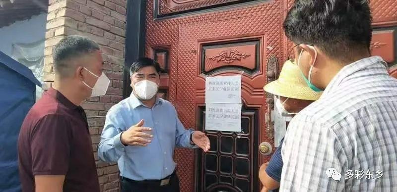 马良佐深入县内部分集中隔离点及居家健康监测人员家中检查指导疫情防控工作3.jpg
