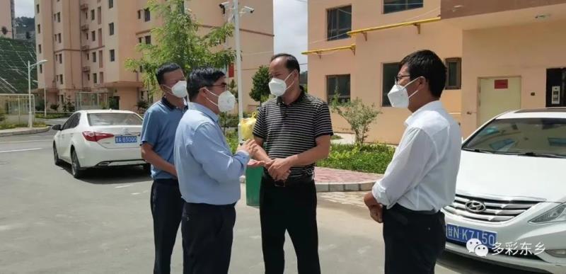 马良佐深入县内部分集中隔离点及居家健康监测人员家中检查指导疫情防控工作4.jpg