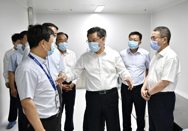 任振鹤在兰州市调研生物医药产业3.jpg 任振鹤在兰州市调研生物医药产业3.jpg