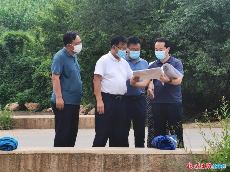　郭鹤立在和政县调研时强调1.jpg
