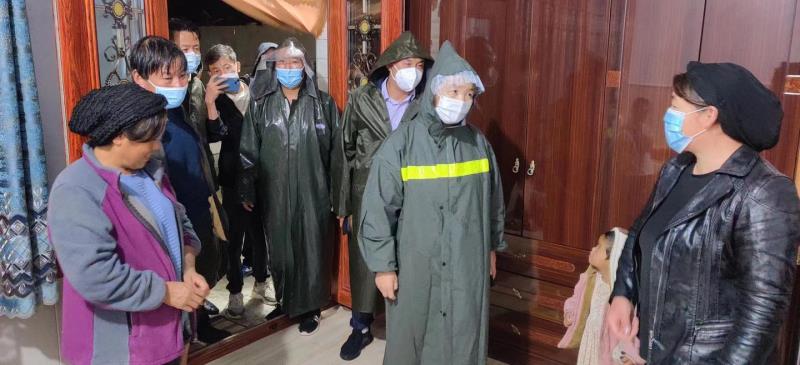 马秀兰深入果园等乡镇督导指挥防汛抢险工作1.jpg 马秀兰深入果园等乡镇督导指挥防汛抢险工作1.jpg