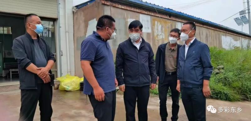 马良佐深入东塬河滩董岭达板等乡镇交通检查点督导疫情防控工作1.jpg 马良佐深入东塬河滩董岭达板等乡镇交通检查点督导疫情防控工作1.jpg