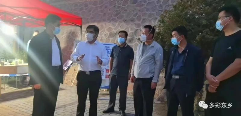 马良佐深入东塬河滩董岭达板等乡镇交通检查点督导疫情防控工作2.jpg 马良佐深入东塬河滩董岭达板等乡镇交通检查点督导疫情防控工作2.jpg