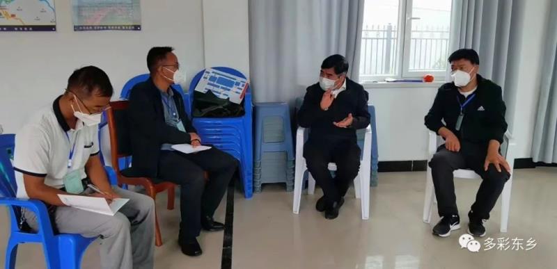 马良佐深入东塬河滩董岭达板等乡镇交通检查点督导疫情防控工作4.jpg 马良佐深入东塬河滩董岭达板等乡镇交通检查点督导疫情防控工作4.jpg