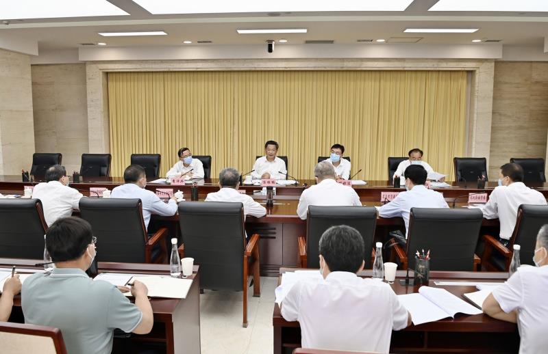 任振鹤主持召开省长办公会议2.jpg
