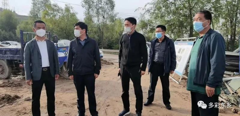马良佐主持召开东乡县生态及地质灾害避险搬迁暨北方清洁能源项目工作推进会3.jpg